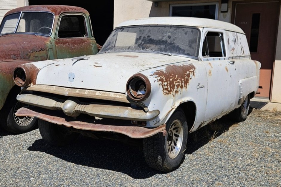 1953 Ford Courier sold at auction for $750