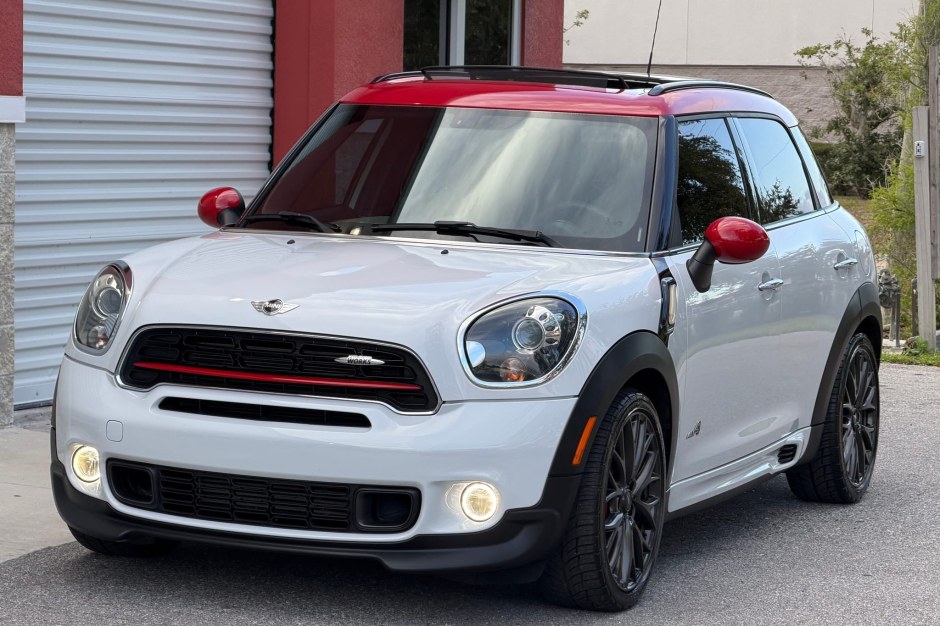 2015 Mini Countryman sold at auction for $14,000