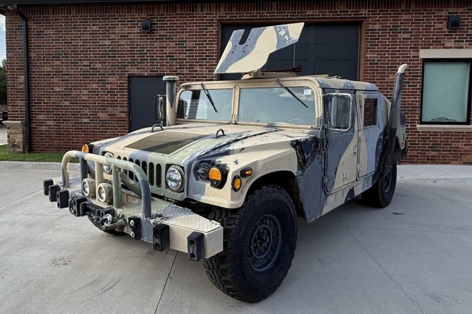 1991 Hummer HMMWV sold at auction for $25,750