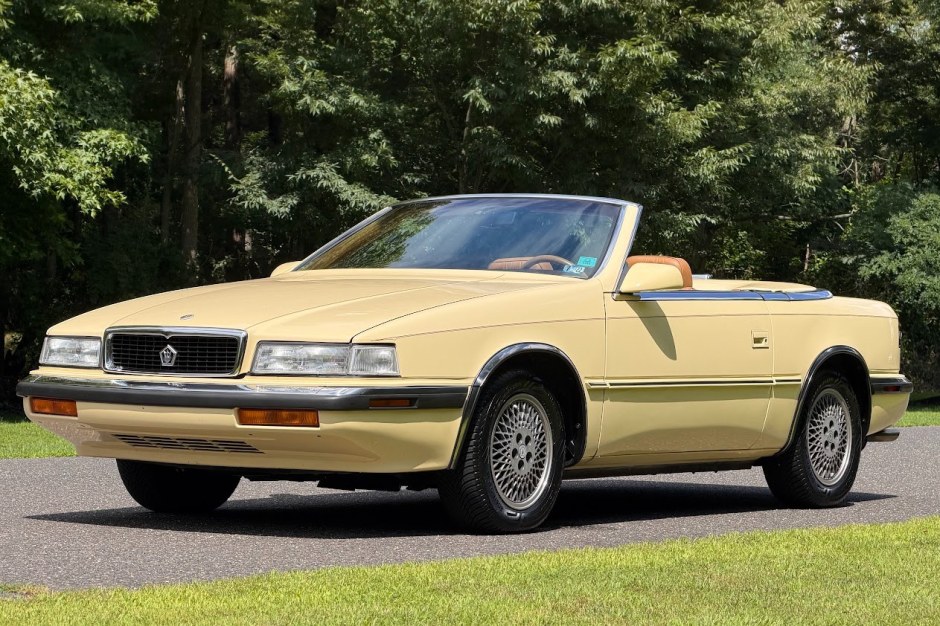 1989 Chrysler TC by Maserati sold at auction for $9,000