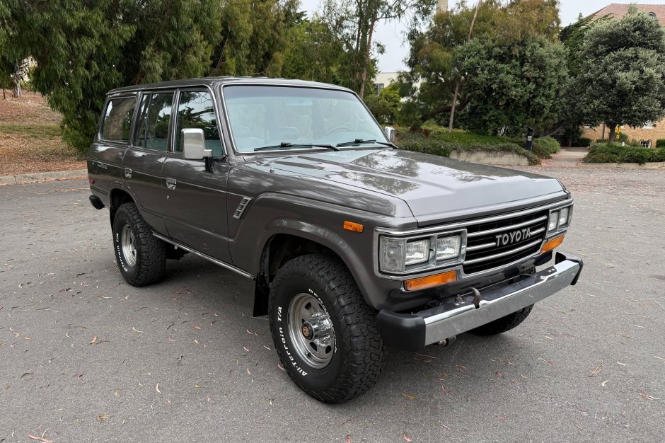 1990 Toyota Land Cruiser 60 Series sold at auction for $35,000