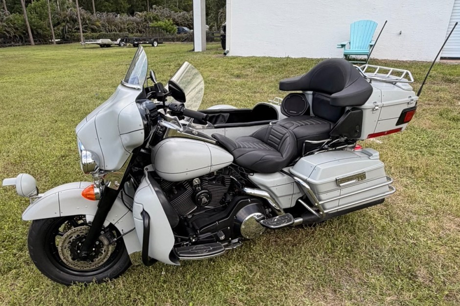 2003 Harley-Davidson Touring sold at auction for $7,571