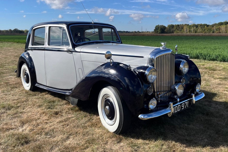 1952 Bentley Mark VI sold at auction for $23,300