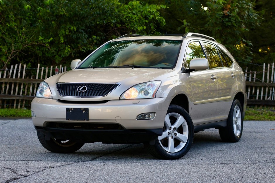2005 Lexus RX sold at auction for $10,500