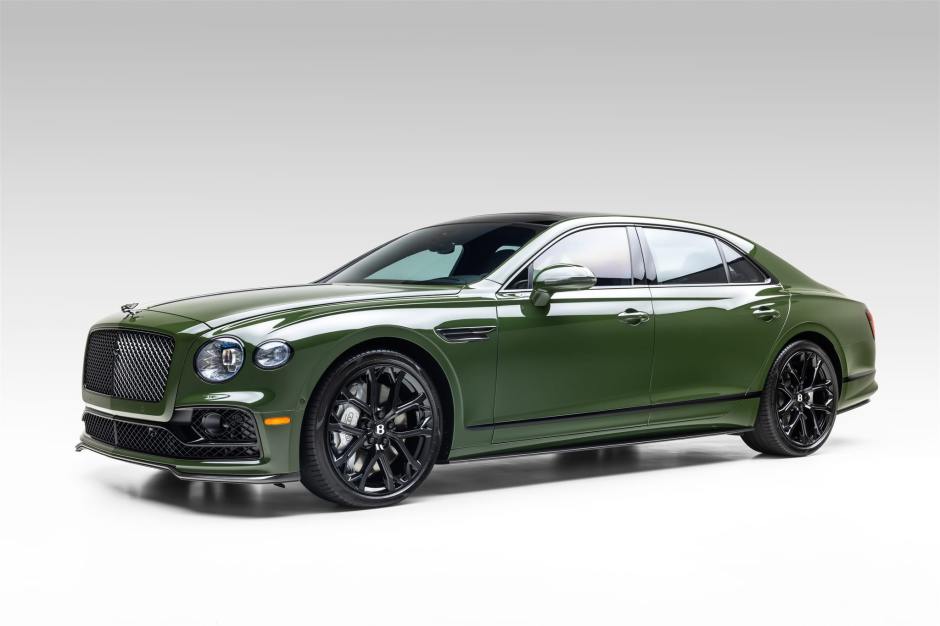 2024 Bentley Flying Spur sold at auction for $235,000