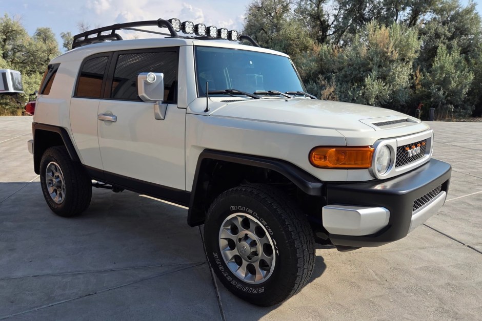 2012 Toyota FJ Cruiser sold at auction for $36,500