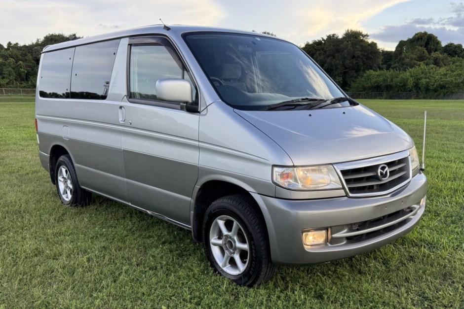 2000 Mazda Bongo sold at auction for $7,200