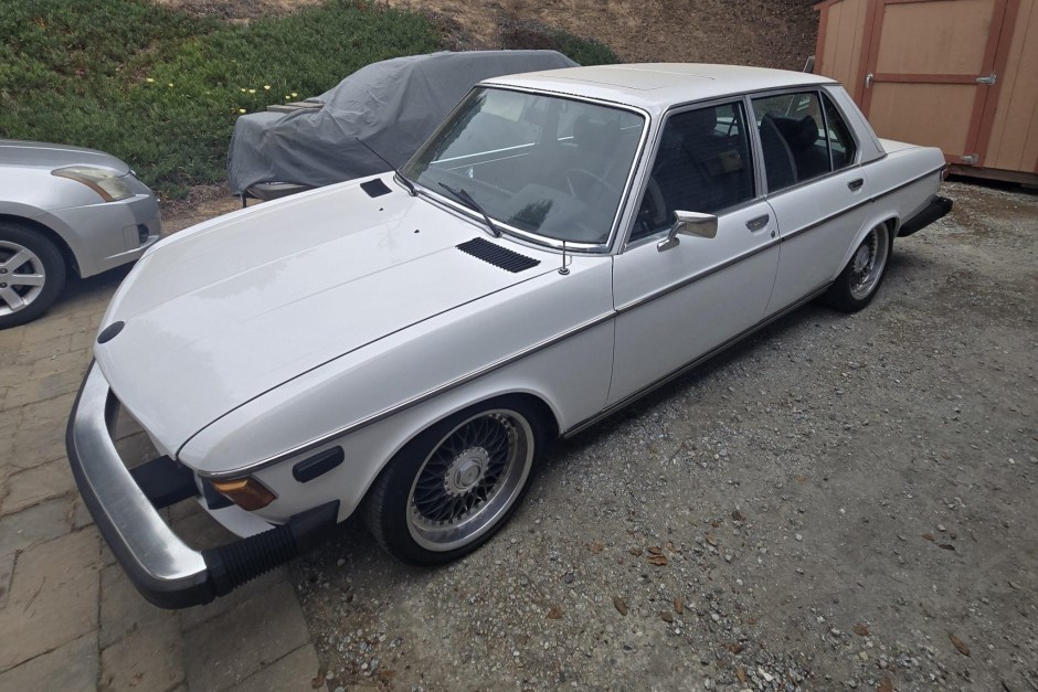 1974 BMW E3 sold at auction for $3,000
