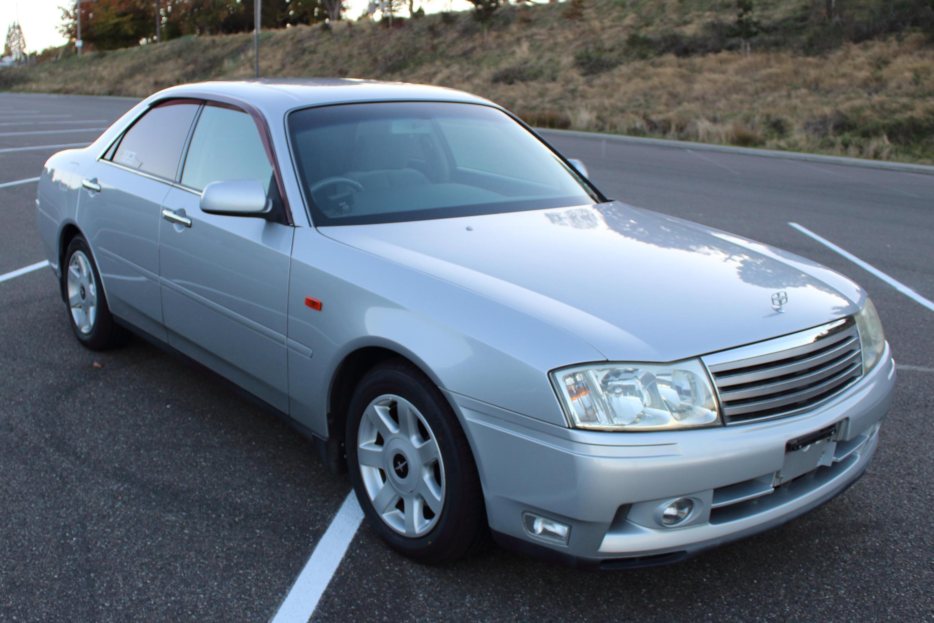 1999 Nissan Gloria sold at auction for $6,700