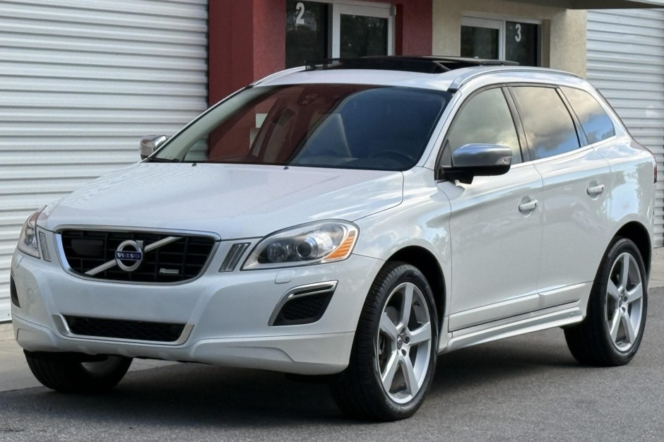 2012 Volvo XC60 sold at auction for $12,000