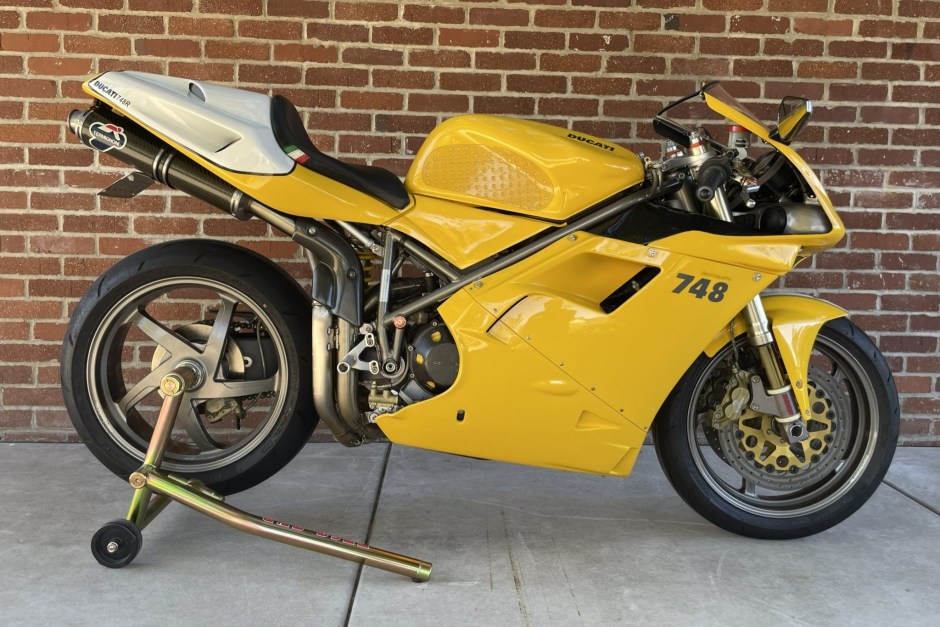 2000 Ducati 748 sold at auction for $8,000