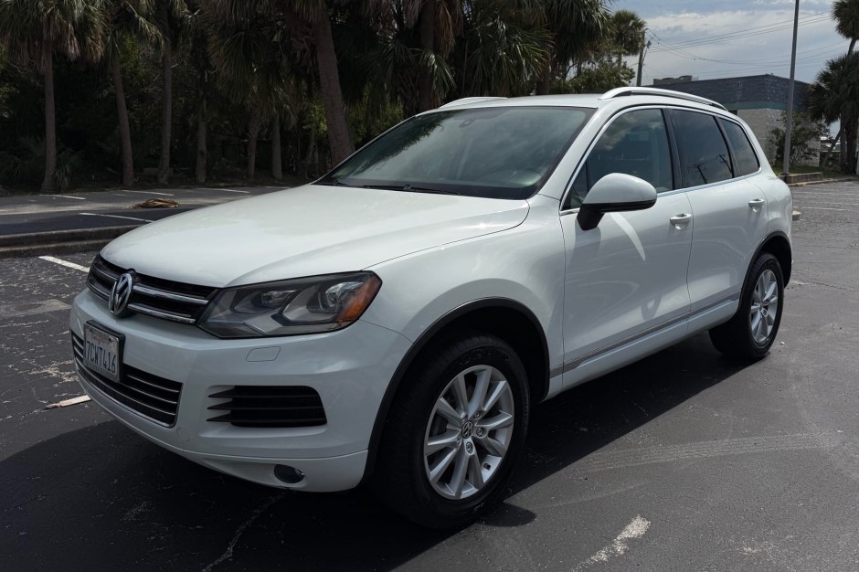 2013 Volkswagen Touareg sold at auction for $9,000