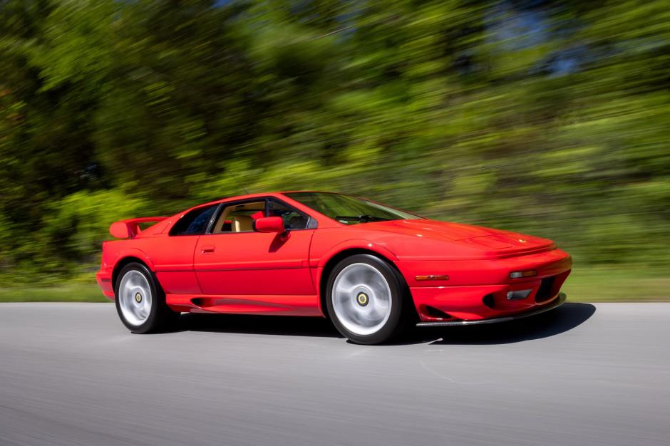 2001 Lotus Esprit sold at auction for $77,000