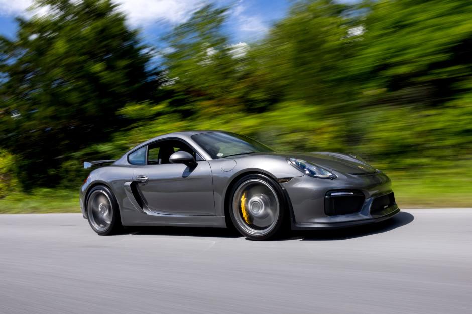 2016 Porsche Cayman sold at auction for $142,000