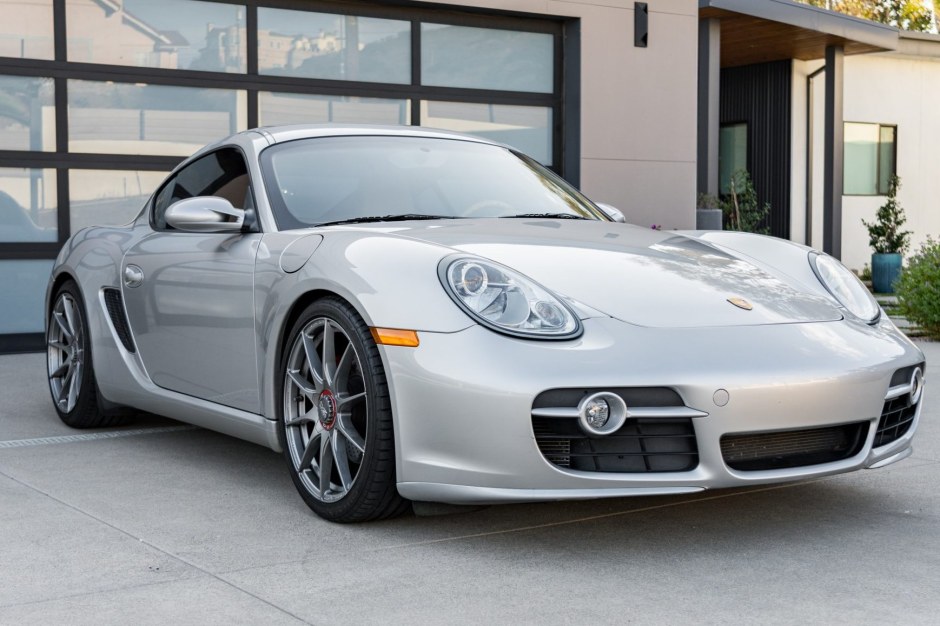 2007 Porsche Cayman sold at auction for $21,250