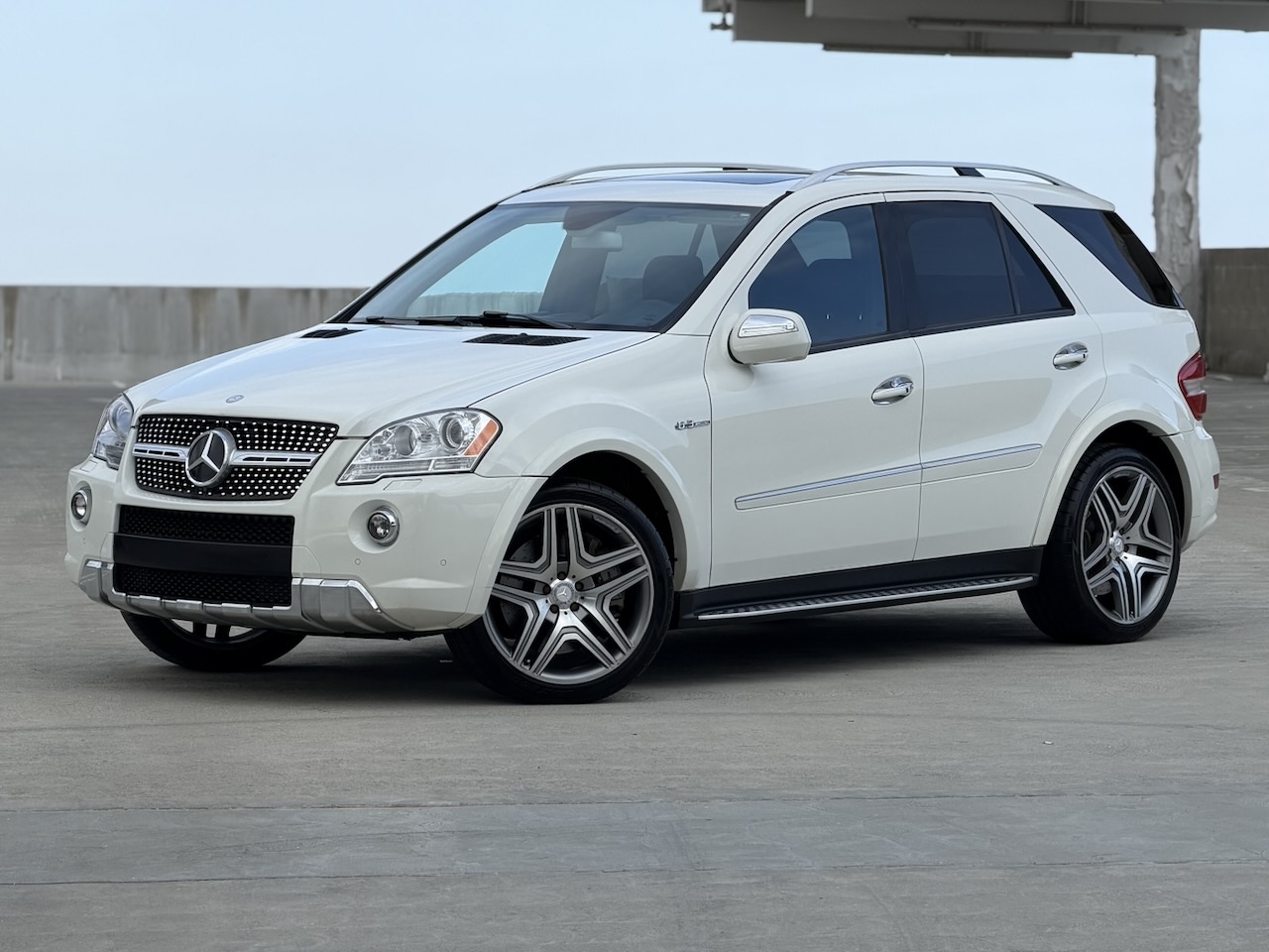 2009 Mercedes-Benz ML AMG sold at auction for $11,363