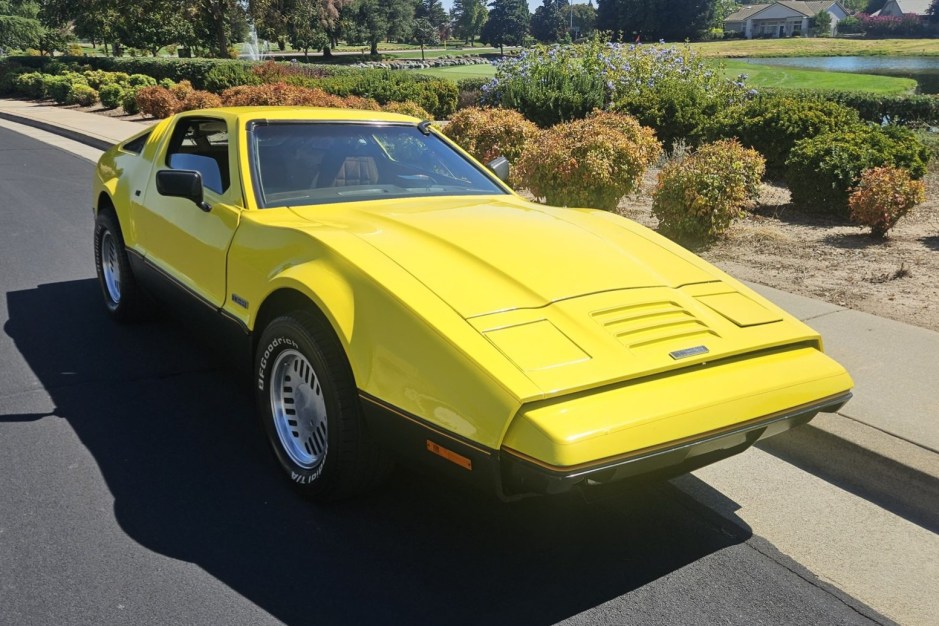 1976 Bricklin SV-1 sold at auction for $15,000
