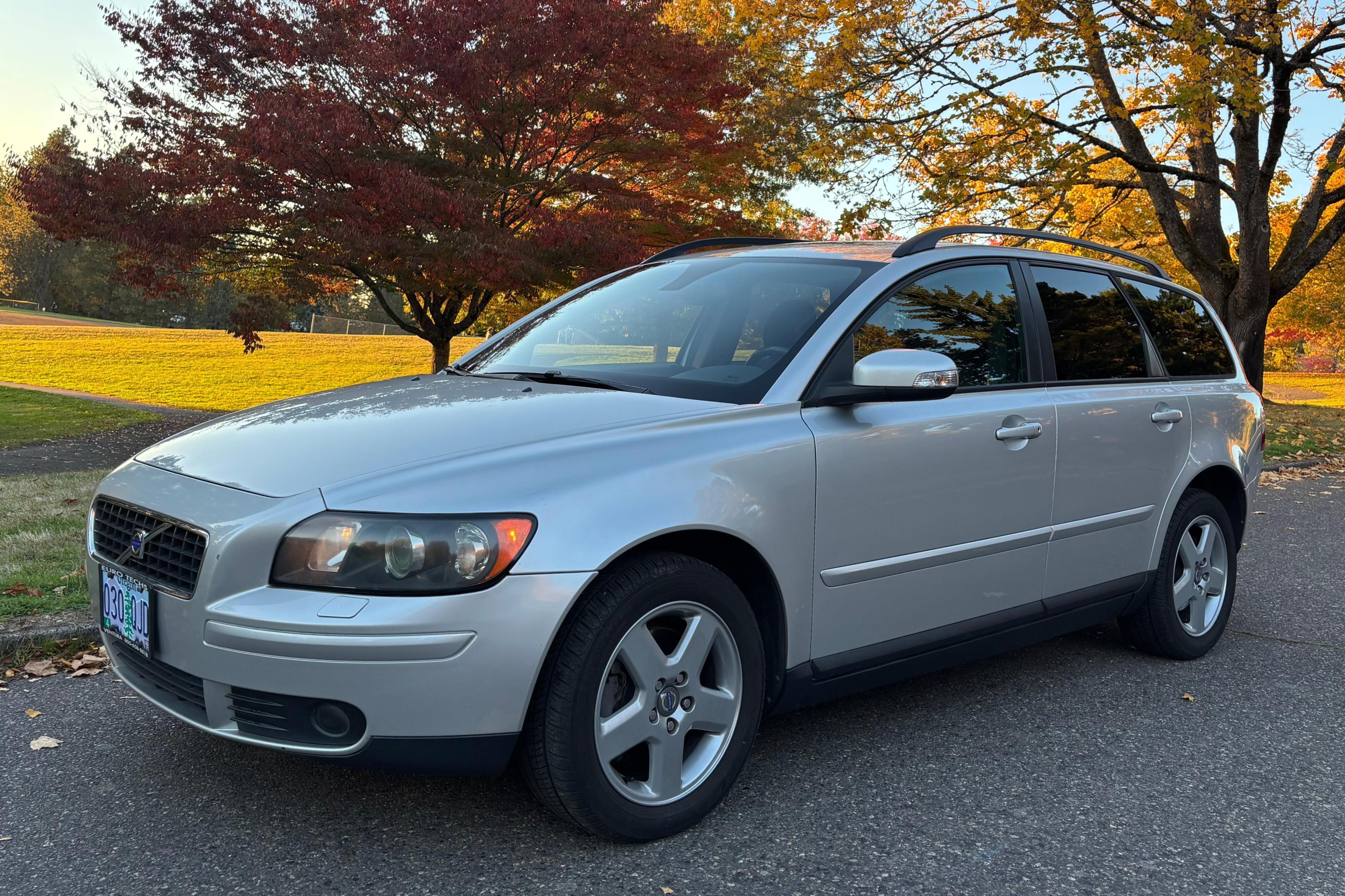 2007 Volvo V50 sold at auction for $5,200