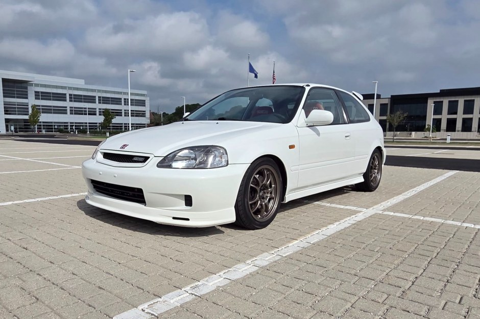 2000 Honda Civic sold at auction for $16,400