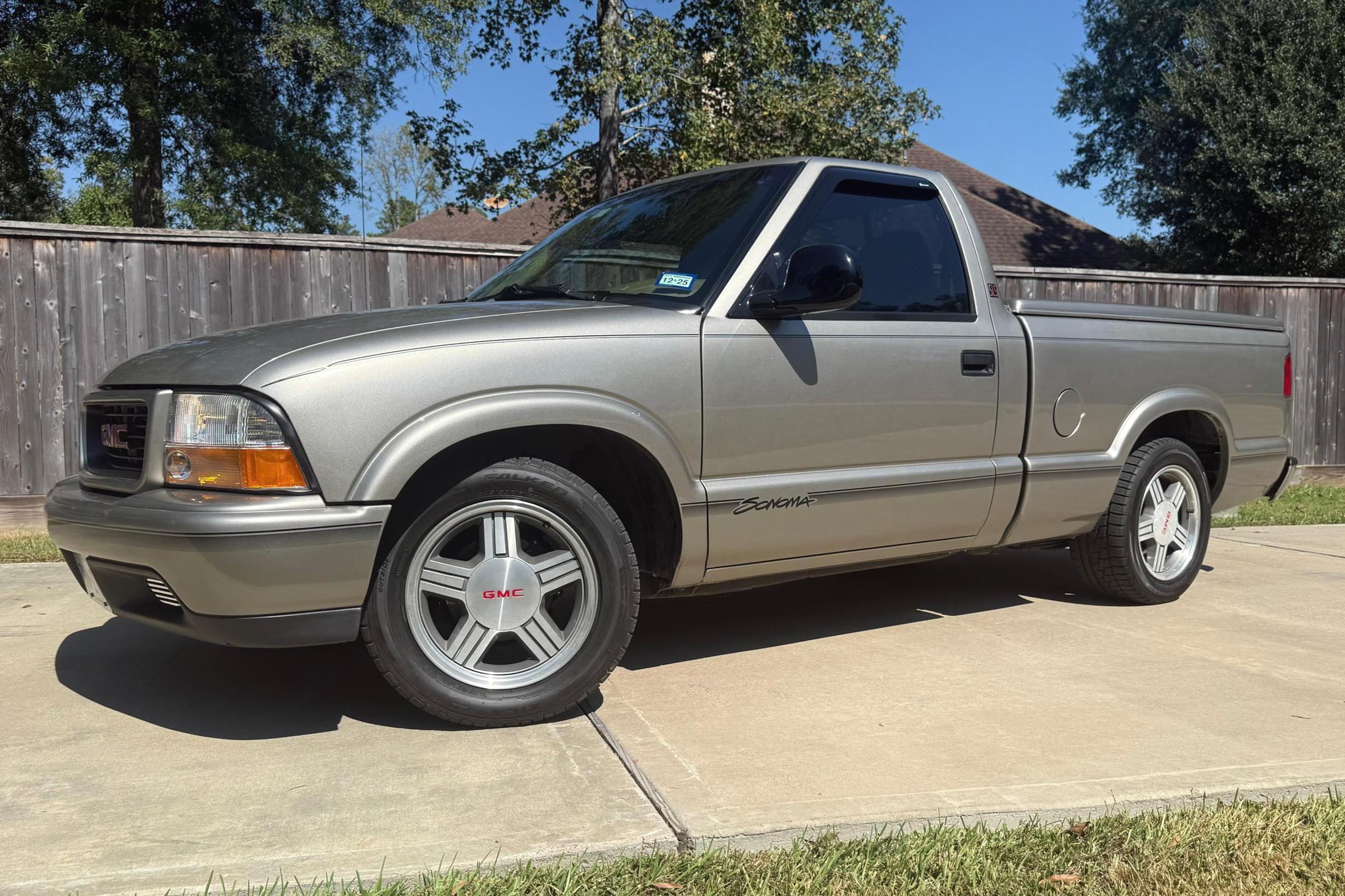 1998 GMC Sonoma sold at auction for $6,500