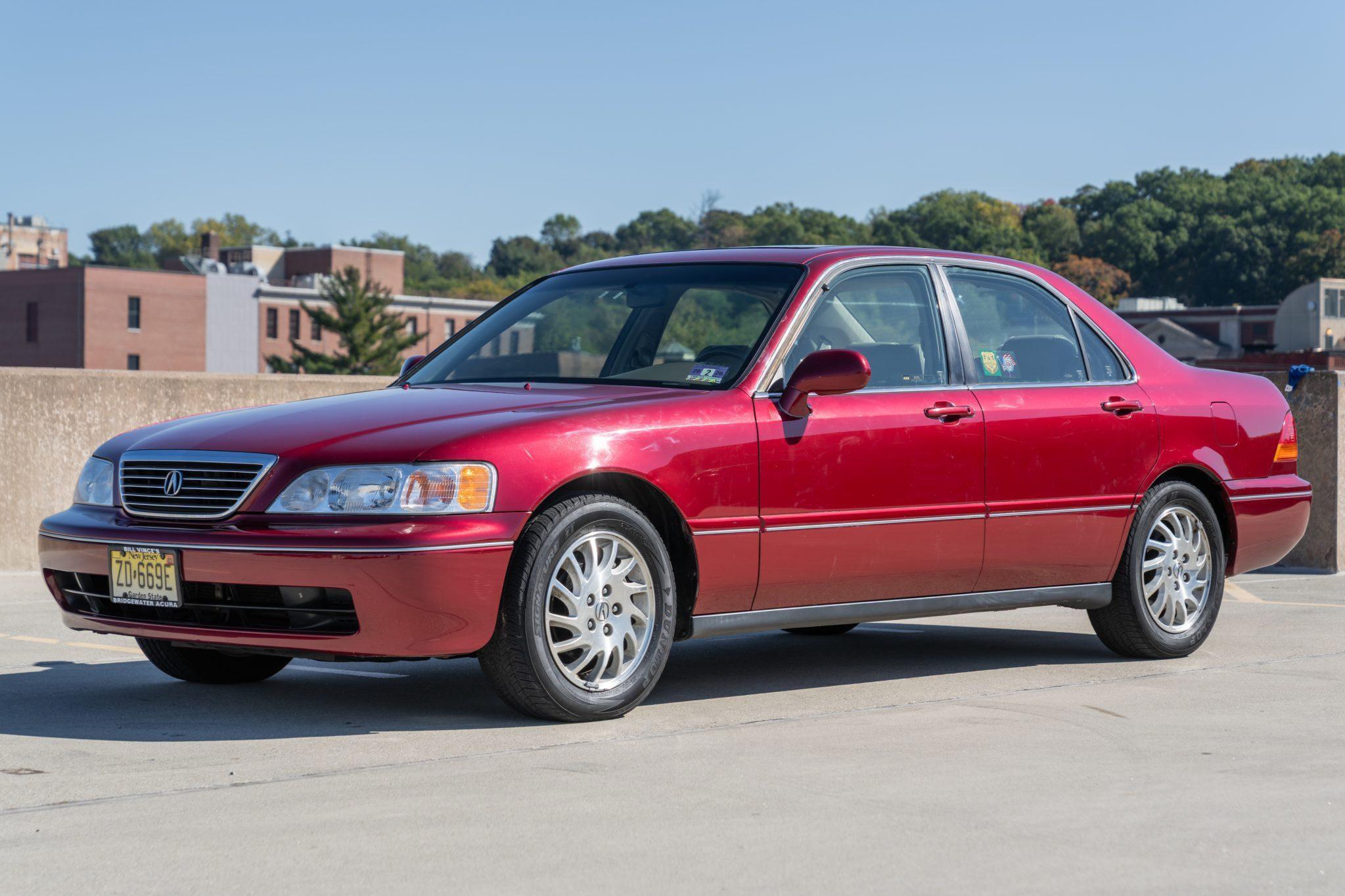 1998 Acura RL sold at auction for $6,700