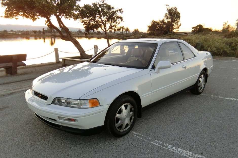 1992 Acura Legend sold at auction for $9,700