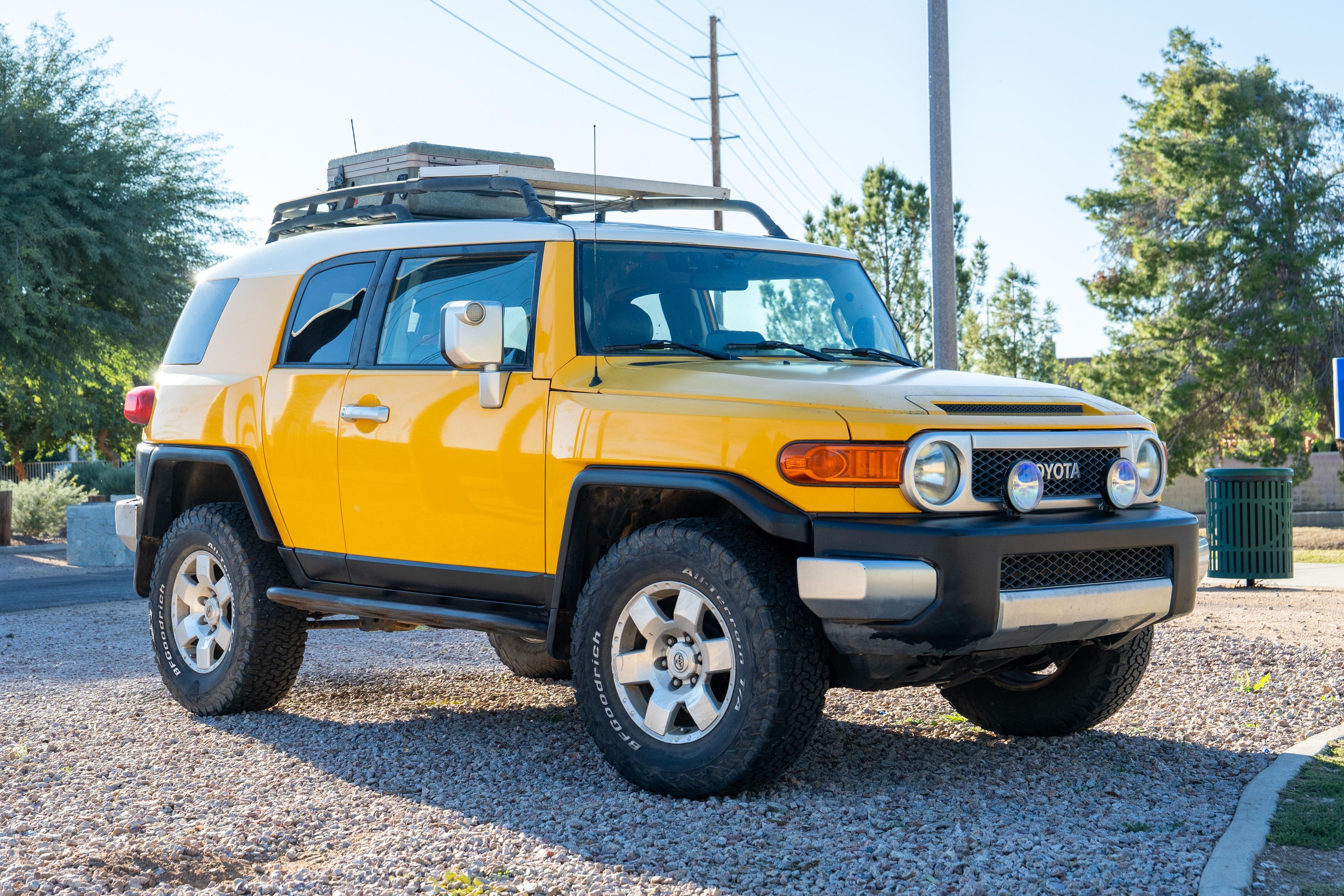2007 Toyota FJ Cruiser sold at auction for $10,700