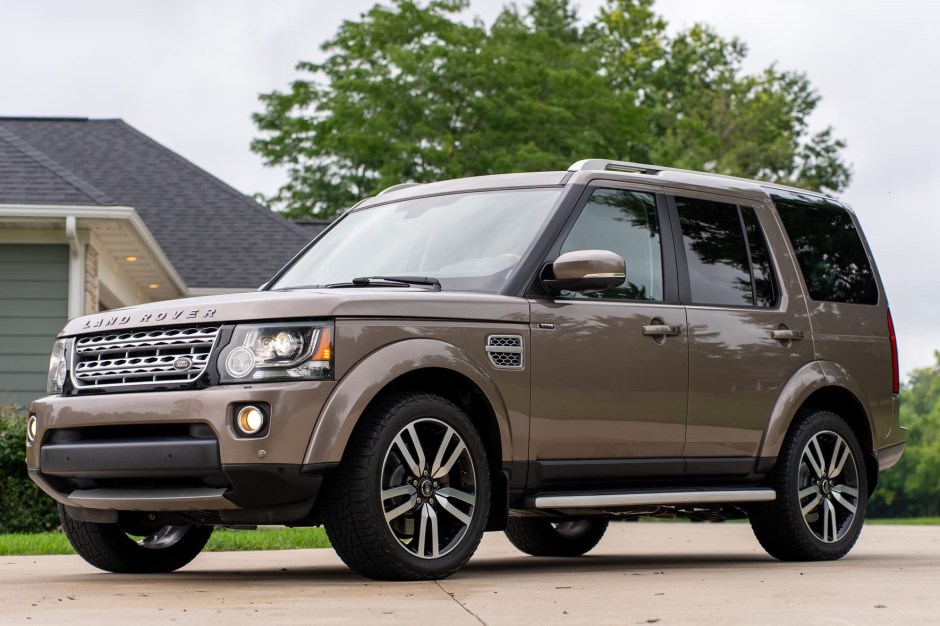 2015 Land Rover Discovery sold at auction for $35,750