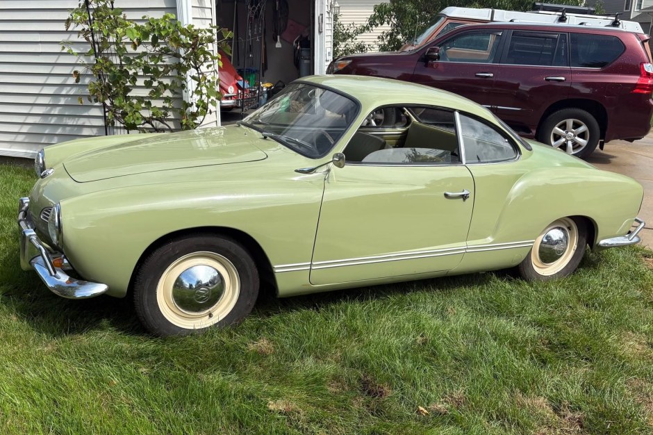 1960 Volkswagen Karmann Ghia sold at auction for $16,000
