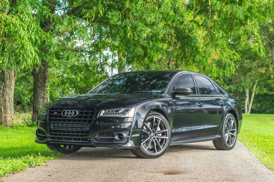 2017 Audi S8 sold at auction for $37,250