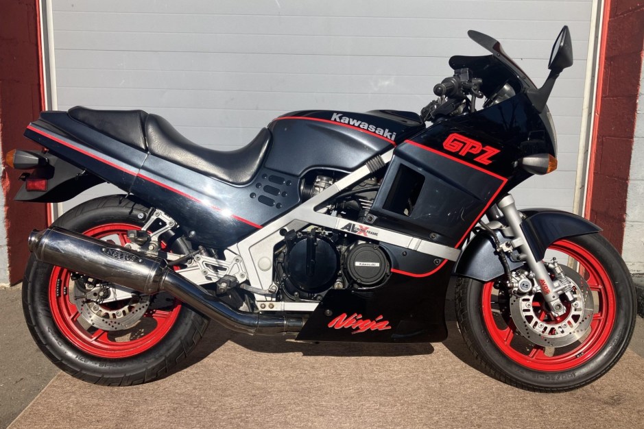 1986 Kawasaki Ninja sold at auction for $2,750
