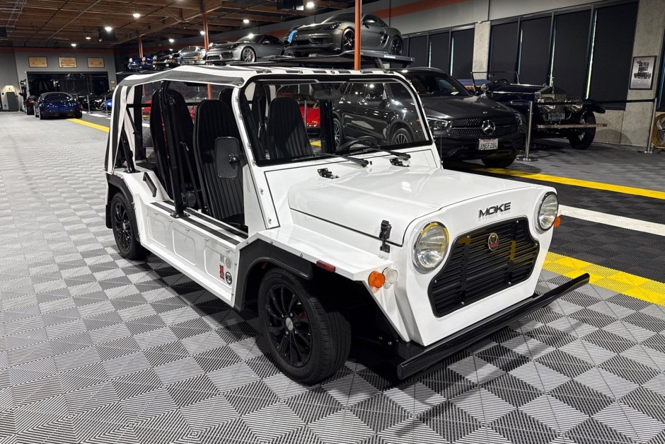 2018 Mini Moke sold at auction for $15,500