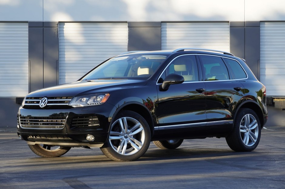 2014 Volkswagen Touareg sold at auction for $21,500