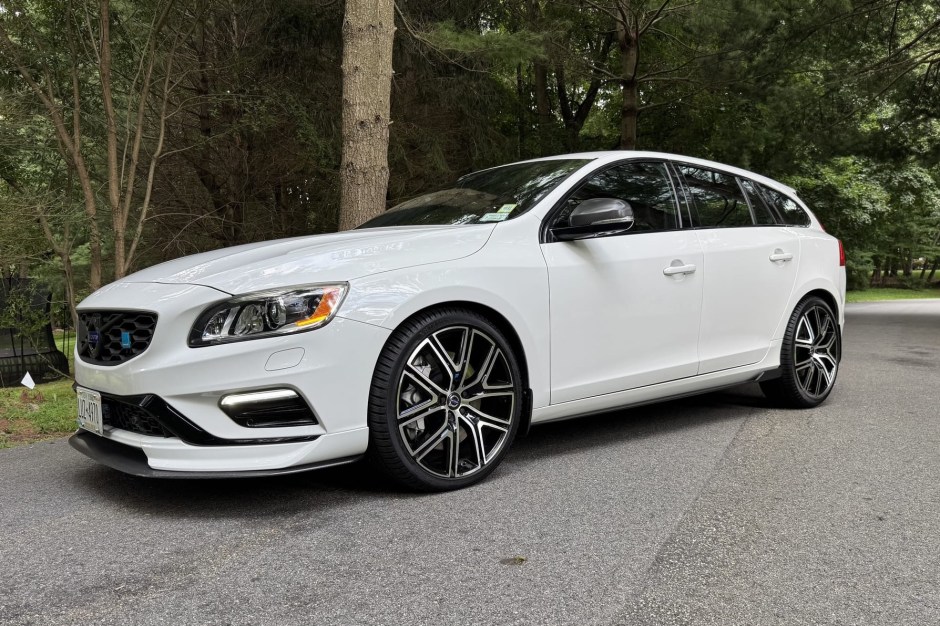 2018 Volvo V60 sold at auction for $28,750