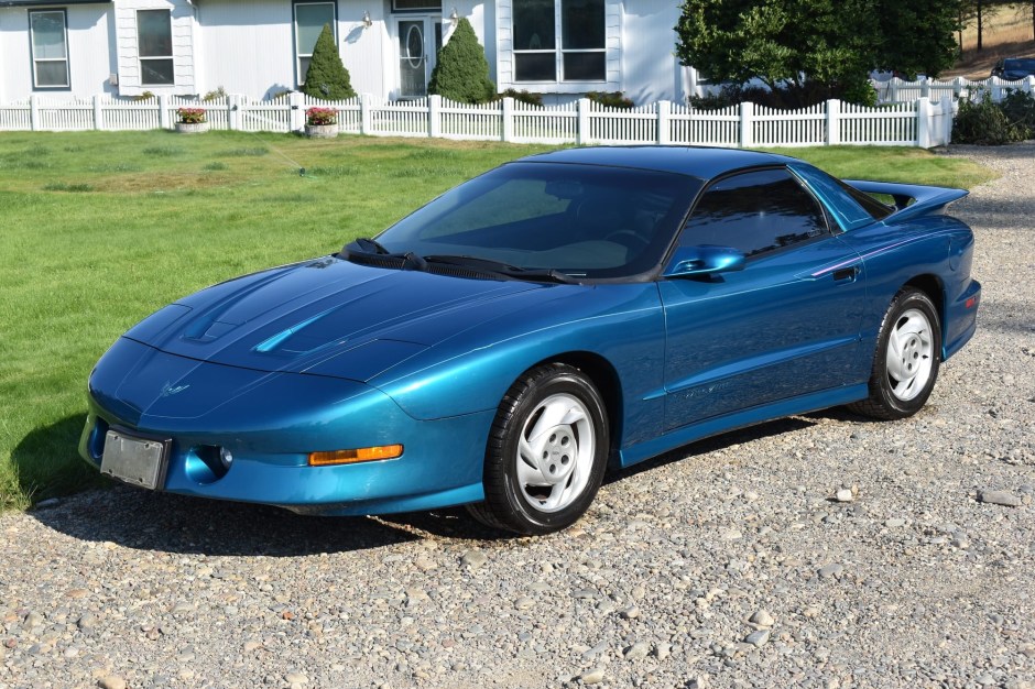 1994 Pontiac Firebird sold at auction for $13,127