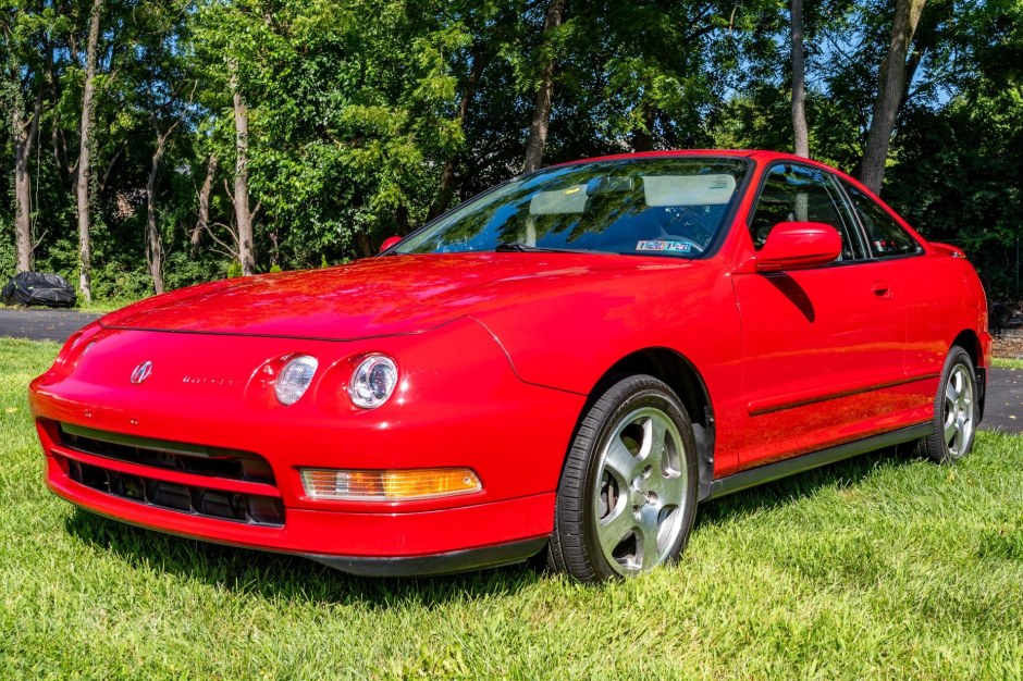 1996 Acura Integra sold at auction for $23,750