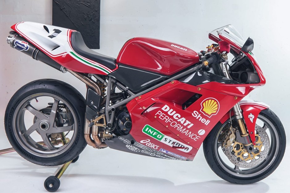 2000 Ducati 748 sold at auction for $7,600