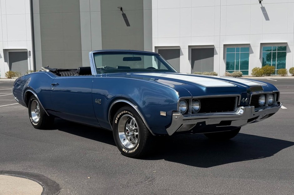 1969 Oldsmobile 442 sold at auction for $49,000