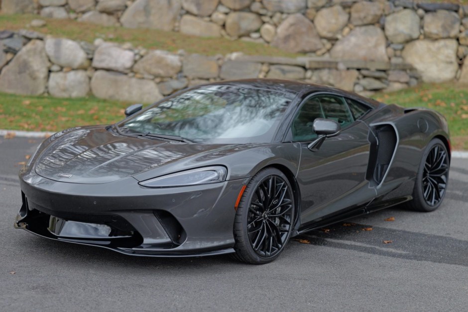2021 McLaren GT sold at auction for $134,000