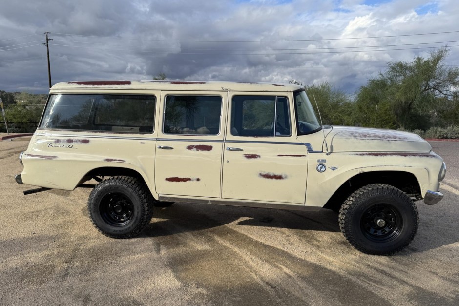 1967 International Harvester Travelall sold at auction for $30,500
