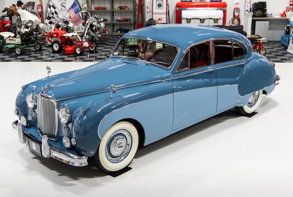 1960 Jaguar Mk VII, VIII, & IX sold at auction for $66,000