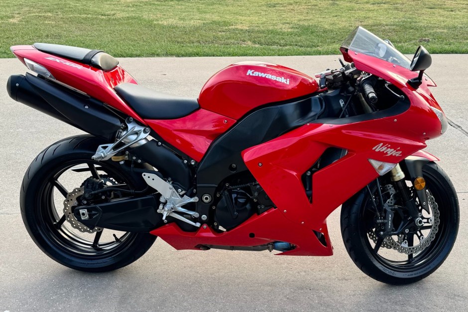 2007 Kawasaki Ninja sold at auction for $7,500