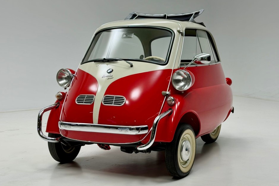 1957 BMW Isetta sold at auction for $40,000