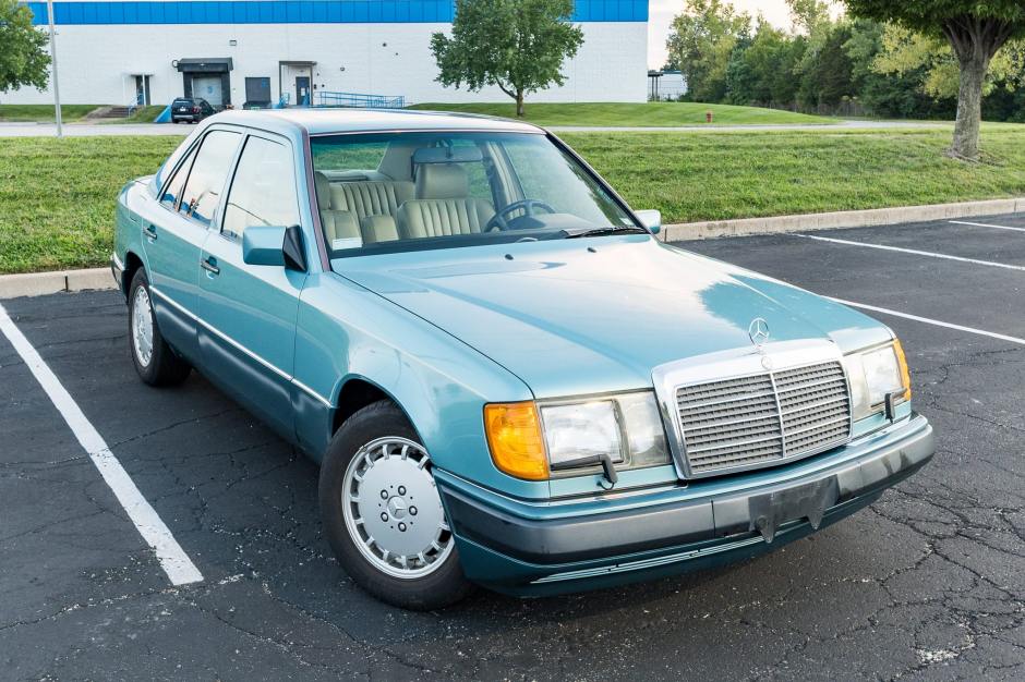 1991 Mercedes-Benz E-Class sold at auction for $9,700