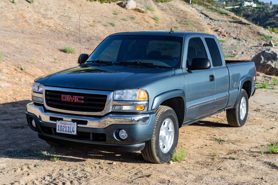 2006 GMC Sierra sold at auction for $17,500