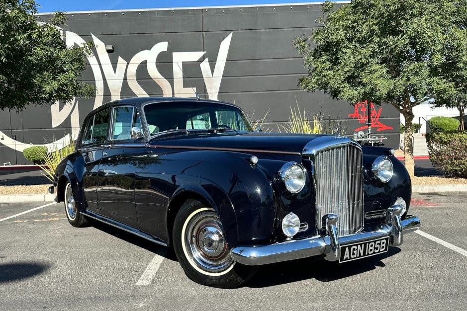 1959 Bentley S-Type sold at auction for $50,000