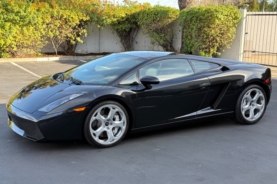 2004 Lamborghini Gallardo sold at auction for $220,000