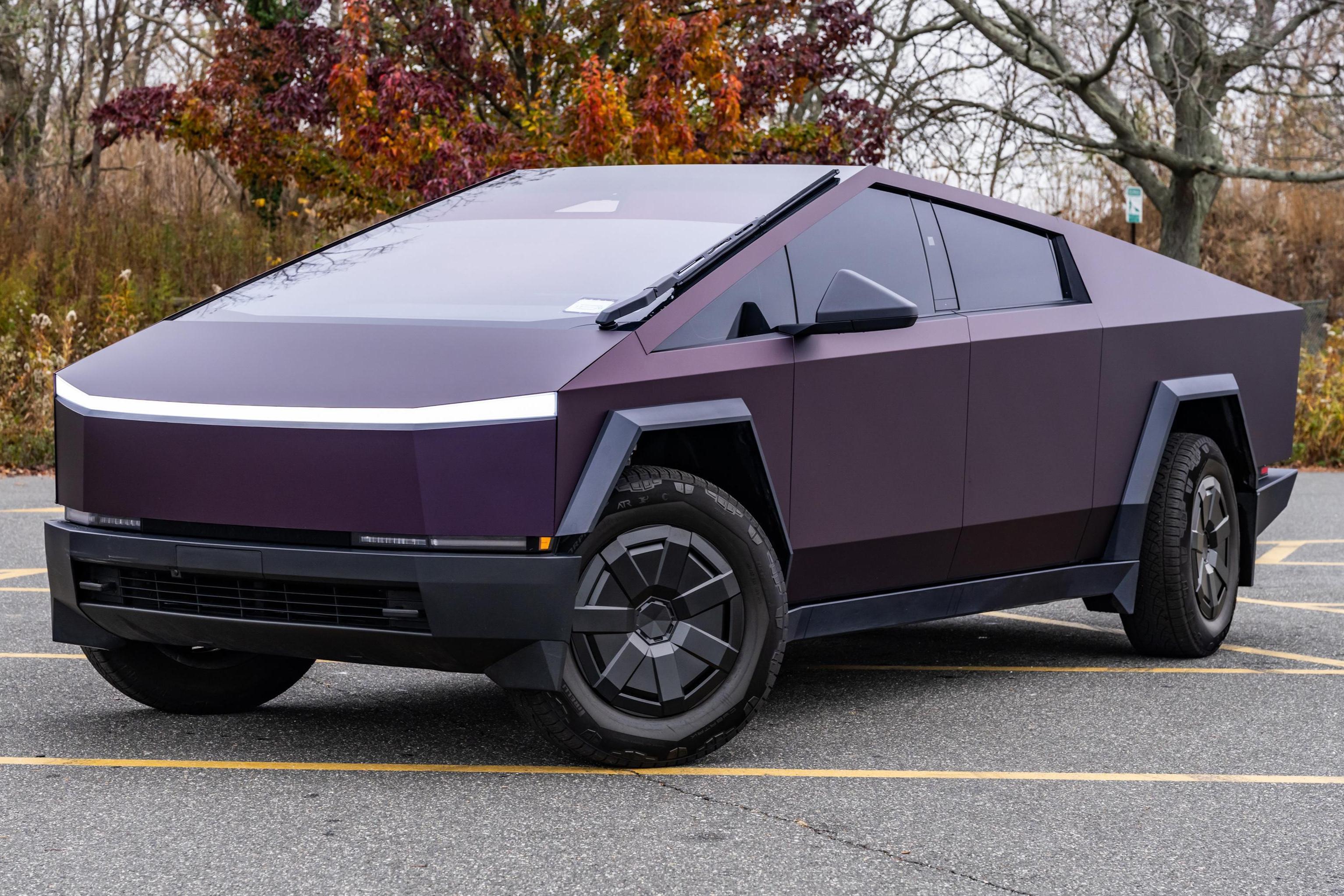 2024 Tesla Cybertruck sold at auction for $61,000