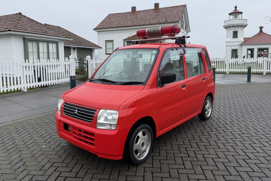 2000 Mitsubishi Toppo sold at auction for $4,100
