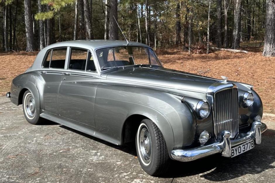 1961 Bentley S-Type sold at auction for $25,000